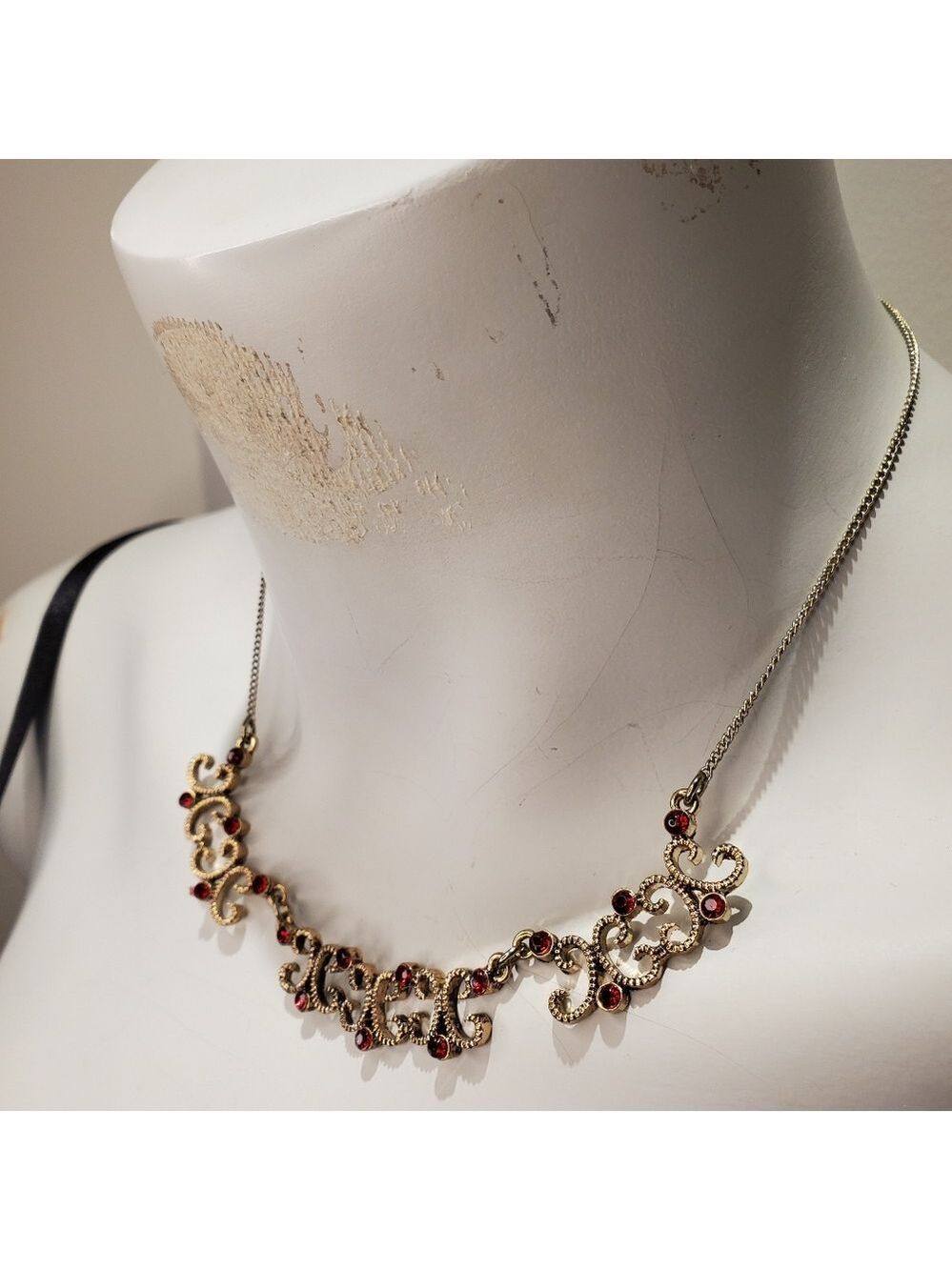 Dark Ruby Rinestone Necklace